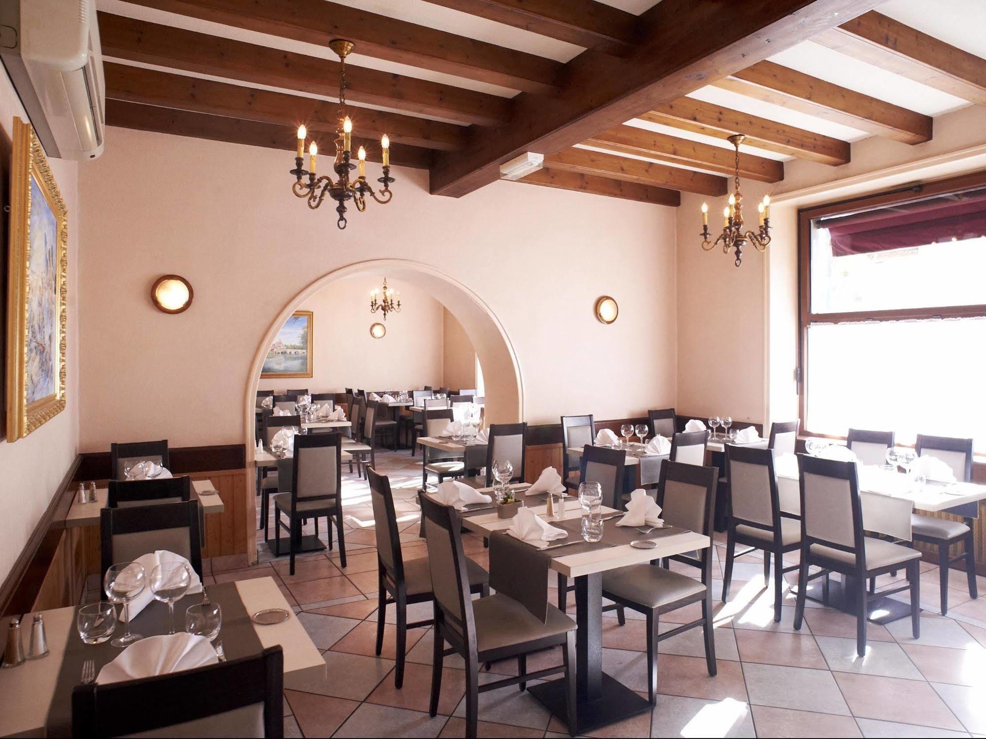 Hotel De La Gare 클리송 외부 사진